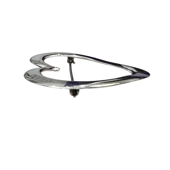 VINTAGE STERLING SILVER OPEN HEART BROOCH - Picture 14 of 15